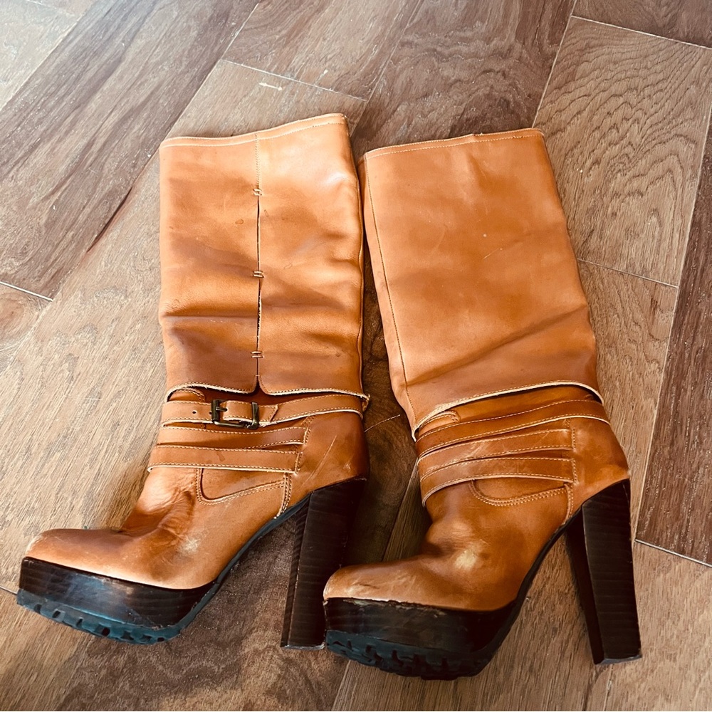 Hinge Camel Platform Boots size 6